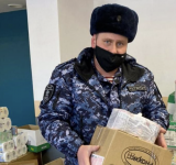 Росгвардейцы Югры поддержали сбор гуманитарной помощи для жителей Донбасса